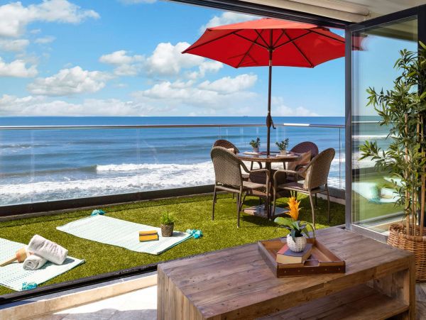 Oceanside Eight Bedroom Vacation Rental Home wit Private Spa