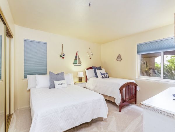 San Diego Beach Communities North Condo 991954