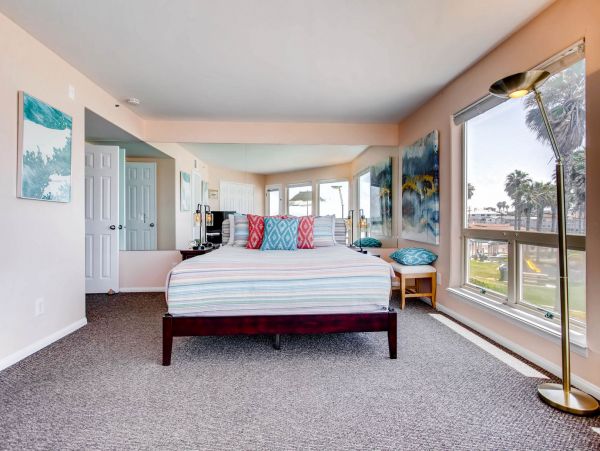 San Diego Beach Communities North Condo 991980