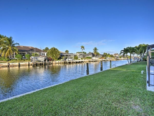 Marco Island Two Bedrooms Plus Den Pool Home Canal Views