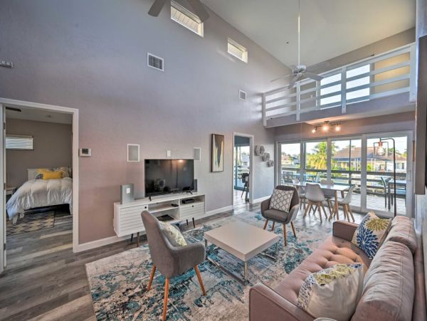 Marco Island Two Bedrooms Plus Den Pool Home Canal Views