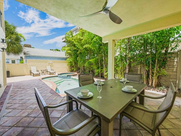 Nearly Beachfront Three Bedroom Rental Home in Siesta Key