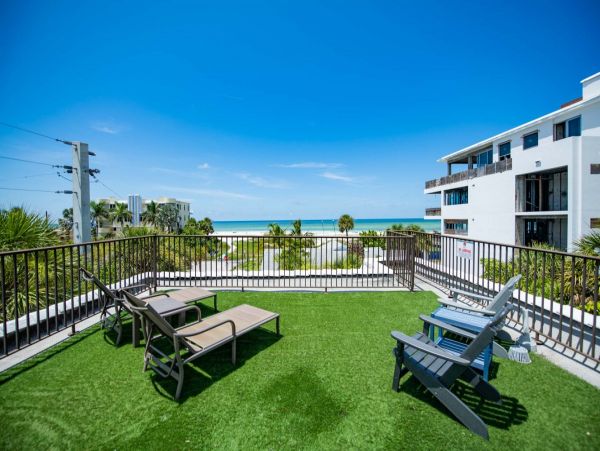 Nearly Beachfront Three Bedroom Rental Home in Siesta Key