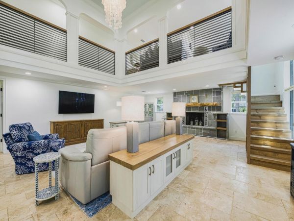 Nearly Beachfront Three Bedroom Rental Home in Siesta Key