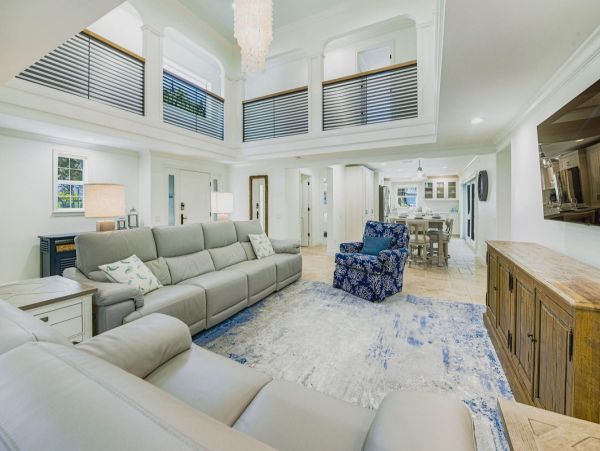 Nearly Beachfront Three Bedroom Rental Home in Siesta Key