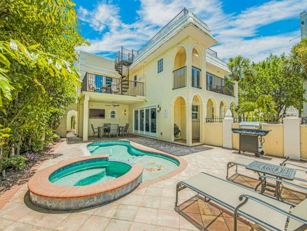 Nearly Beachfront Three Bedroom Rental Home in Siesta Key