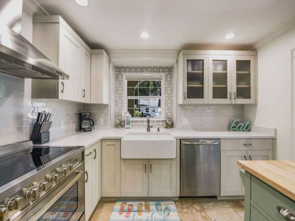 Nearly Beachfront Three Bedroom Rental Home in Siesta Key