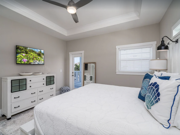 Fort Myers Beach Luxury Waterfront Home  5-Bedroom Vacation Rental with Pool & Gulf Views