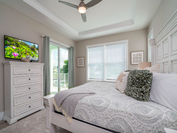 Fort Myers Beach Luxury Waterfront Home  5-Bedroom Vacation Rental with Pool & Gulf Views