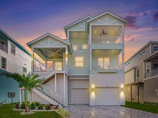 Fort Myers Beach Luxury Waterfront Home  5-Bedroom Vacation Rental with Pool & Gulf Views