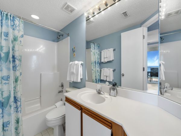 Orange Beach Stunning Gulf-front Three Bedroom Vacation Rental