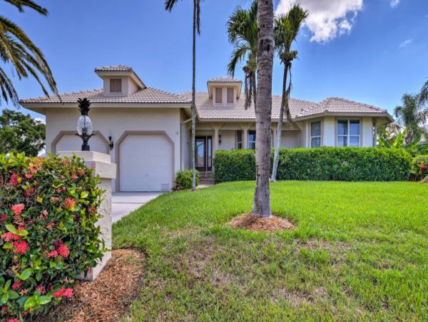 Marco Island Vacation Home With Pool & Spa Sleeps 8 Guests