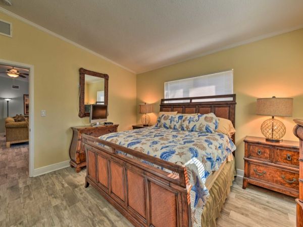 Bradenton Vacation Home With Pool 10 Guests Pet Friendly