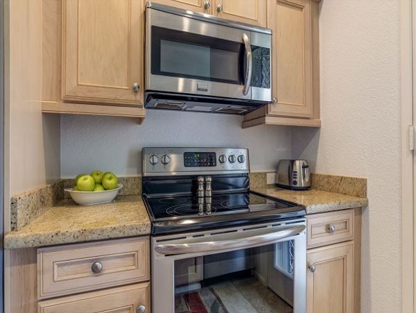 Wailea Vacation Condo Pool and Golf Course Views Sleeps 8
