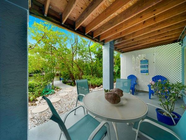 Anna Maria Bayfront Vacation Home With Pool Sleeps 6 Guests