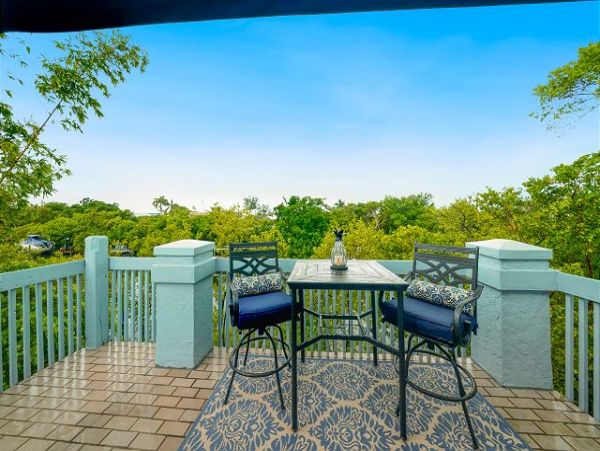 Anna Maria Bayfront Vacation Home With Pool Sleeps 6 Guests
