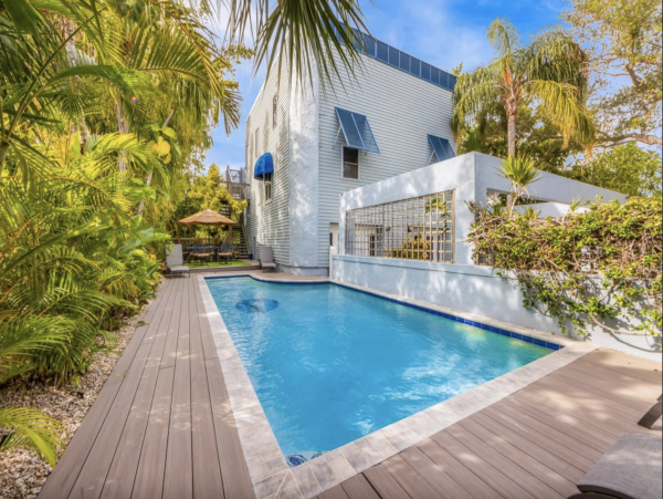 Anna Maria Bayfront Vacation Home With Pool Sleeps 6 Guests