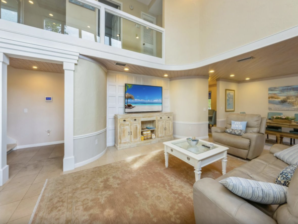 Anna Maria Bayfront Vacation Home With Pool Sleeps 6 Guests