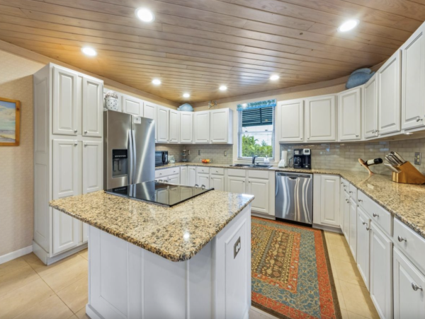 Anna Maria Bayfront Vacation Home With Pool Sleeps 6 Guests