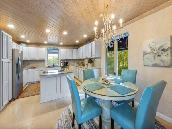 Anna Maria Bayfront Vacation Home With Pool Sleeps 6 Guests