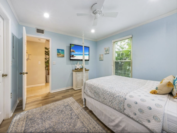 Anna Maria Bayfront Vacation Home With Pool Sleeps 6 Guests