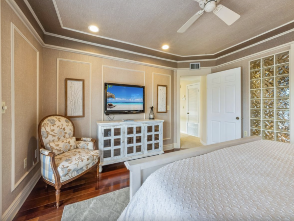 Anna Maria Bayfront Vacation Home With Pool Sleeps 6 Guests