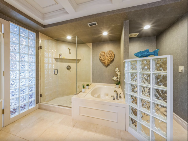 Anna Maria Bayfront Vacation Home With Pool Sleeps 6 Guests