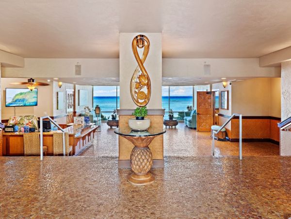 On Beach Kahana Vacation Condo One Bedroom Ocean Views