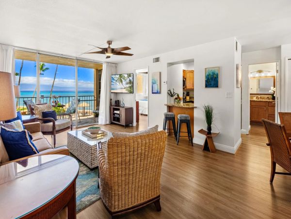 On Beach Kahana Vacation Condo One Bedroom Ocean Views