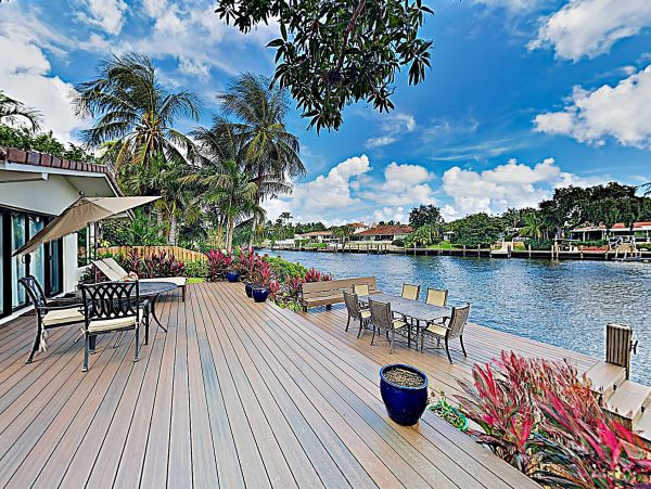 Waterfront Home in Fort Lauderdale With Private Pool & Dock