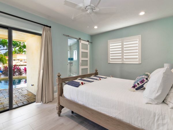 Waterfront Home in Fort Lauderdale With Private Pool & Dock