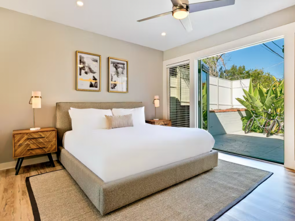 Walk to Beach La Jolla Vacation Home Four Bedrooms Sleeps 12