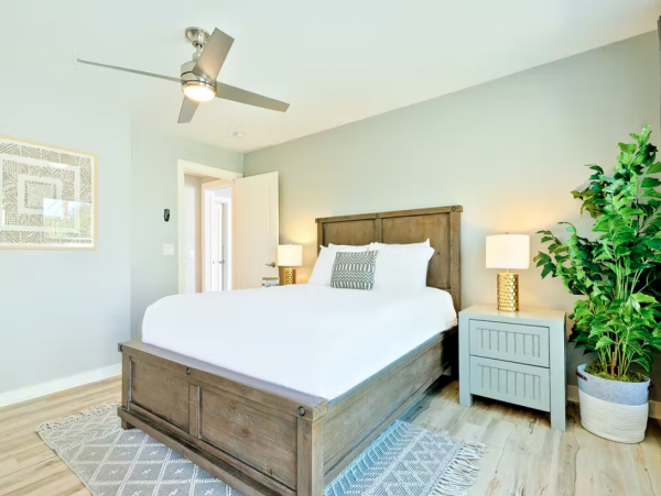 Walk to Beach La Jolla Vacation Home Four Bedrooms Sleeps 12