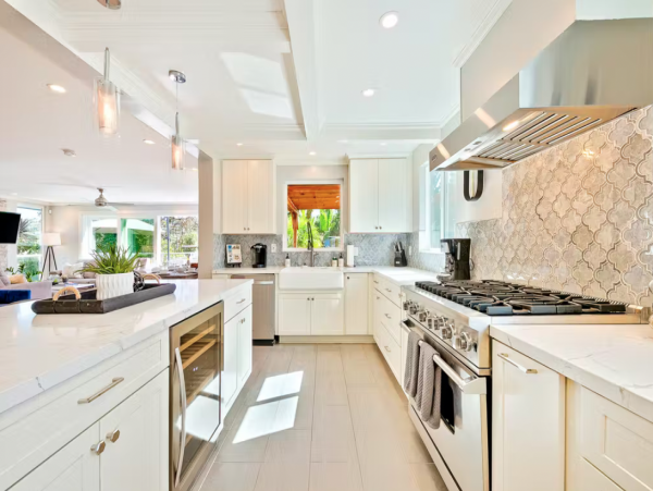 Walk to Beach La Jolla Vacation Home Four Bedrooms Sleeps 12