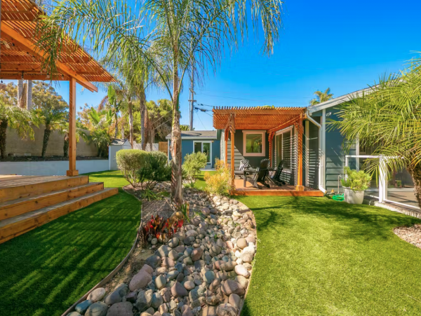 Walk to Beach La Jolla Vacation Home Four Bedrooms Sleeps 12