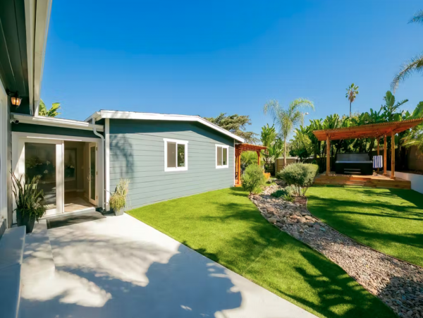 Walk to Beach La Jolla Vacation Home Four Bedrooms Sleeps 12