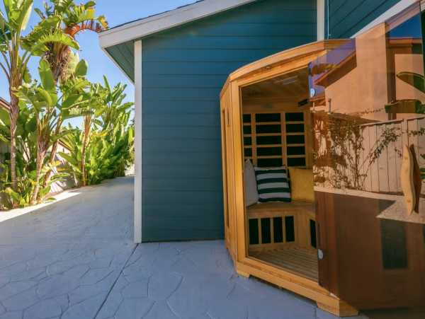 Walk to Beach La Jolla Vacation Home Four Bedrooms Sleeps 12