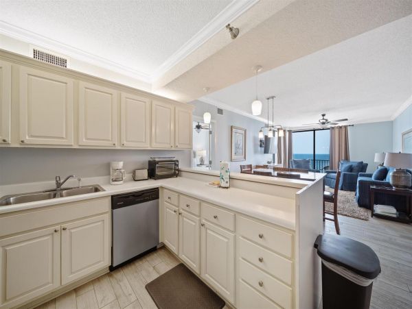 Gulf-Front Vacation Condo 3 Bedroom & Ocean Views