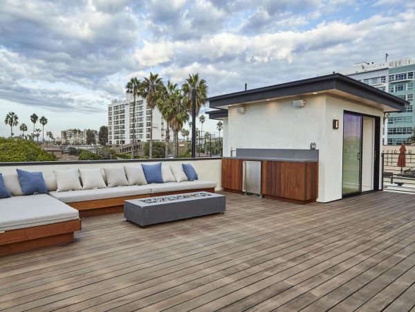 Venice Beach Luxury Vacation Home with Private Pool Sleeps 6