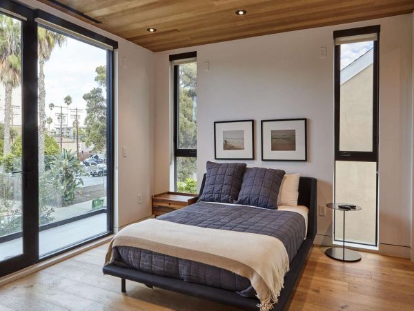 Venice Beach Luxury Vacation Home with Private Pool Sleeps 6