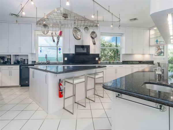 Full Ocean Views Marathon Vacation Home 5 Bedrooms Sleeps 12