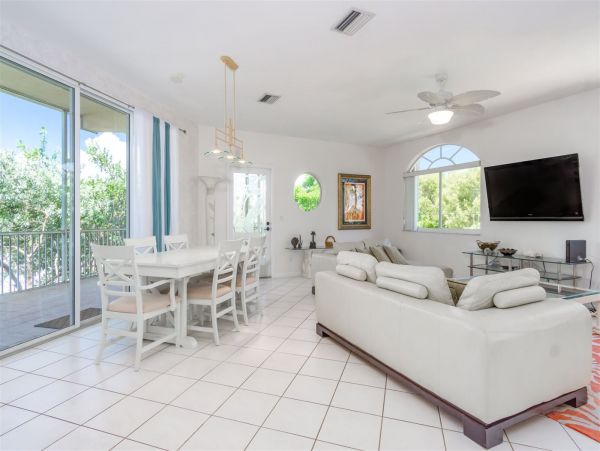 Full Ocean Views Marathon Vacation Home 5 Bedrooms Sleeps 12