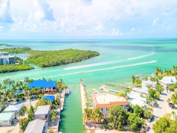Full Ocean Views Marathon Vacation Home 5 Bedrooms Sleeps 12