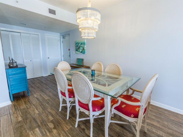 Beautiful Alabama Vacation Rental Condo Located on Beach