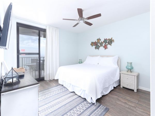 Beautiful Alabama Vacation Rental Condo Located on Beach