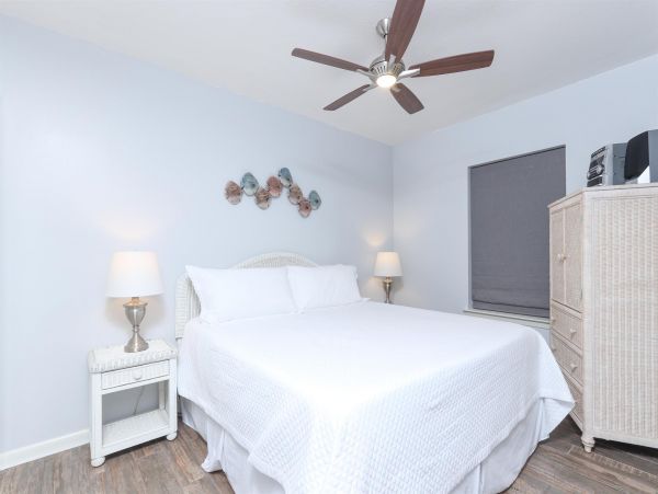 Beautiful Alabama Vacation Rental Condo Located on Beach