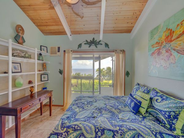 Stunning Views Four Bedroom Ninole Vacation Home Sleeps 8
