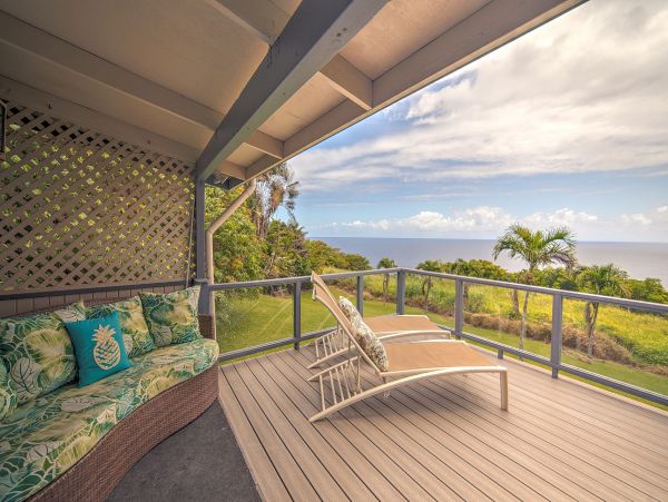 Stunning Views Four Bedroom Ninole Vacation Home Sleeps 8
