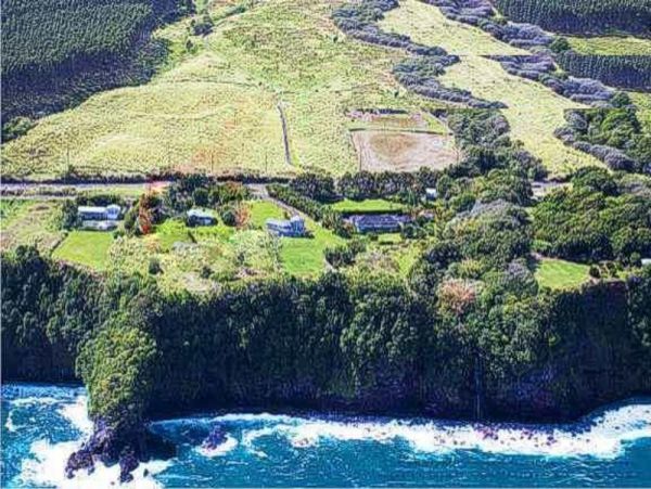 Stunning Views Four Bedroom Ninole Vacation Home Sleeps 8
