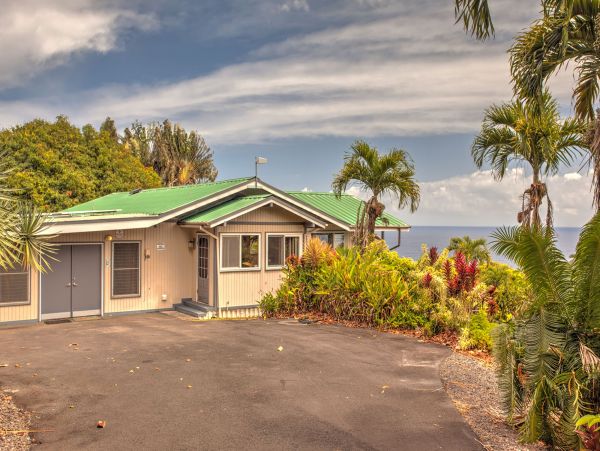 Stunning Views Four Bedroom Ninole Vacation Home Sleeps 8